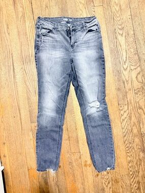 Old Navy Rockstar Super Skinny Mid-Rise Jeans with Knee Distress